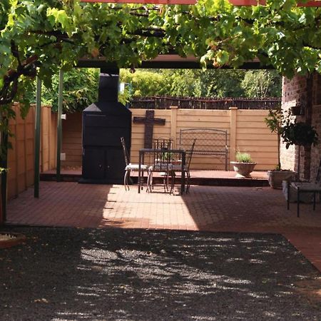 Ruresta Guesthouse Bloemfontein Extérieur photo